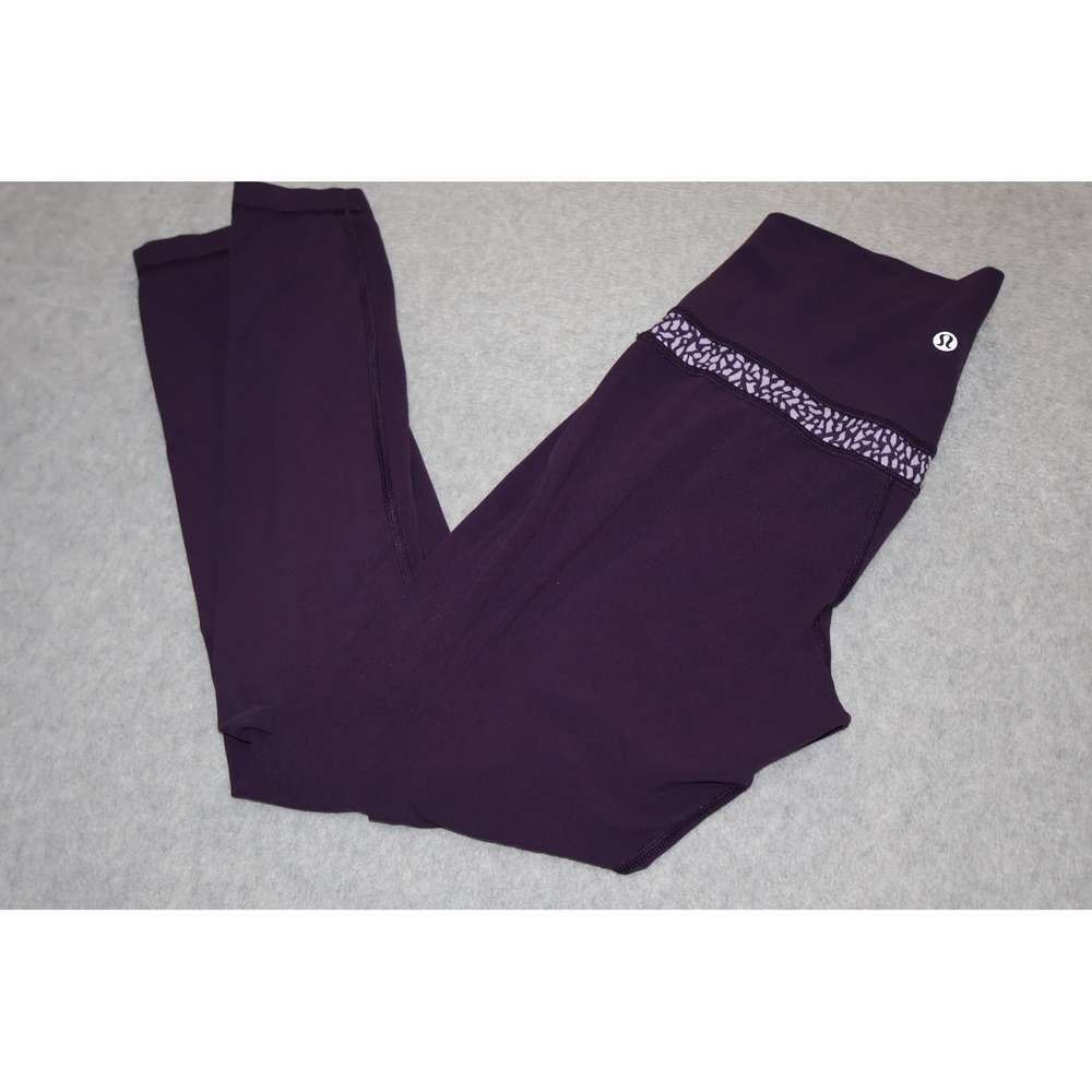 Lululemon Leggings Women 6 Purple High Rise Pebble Print Trim Capri Gym Workout
